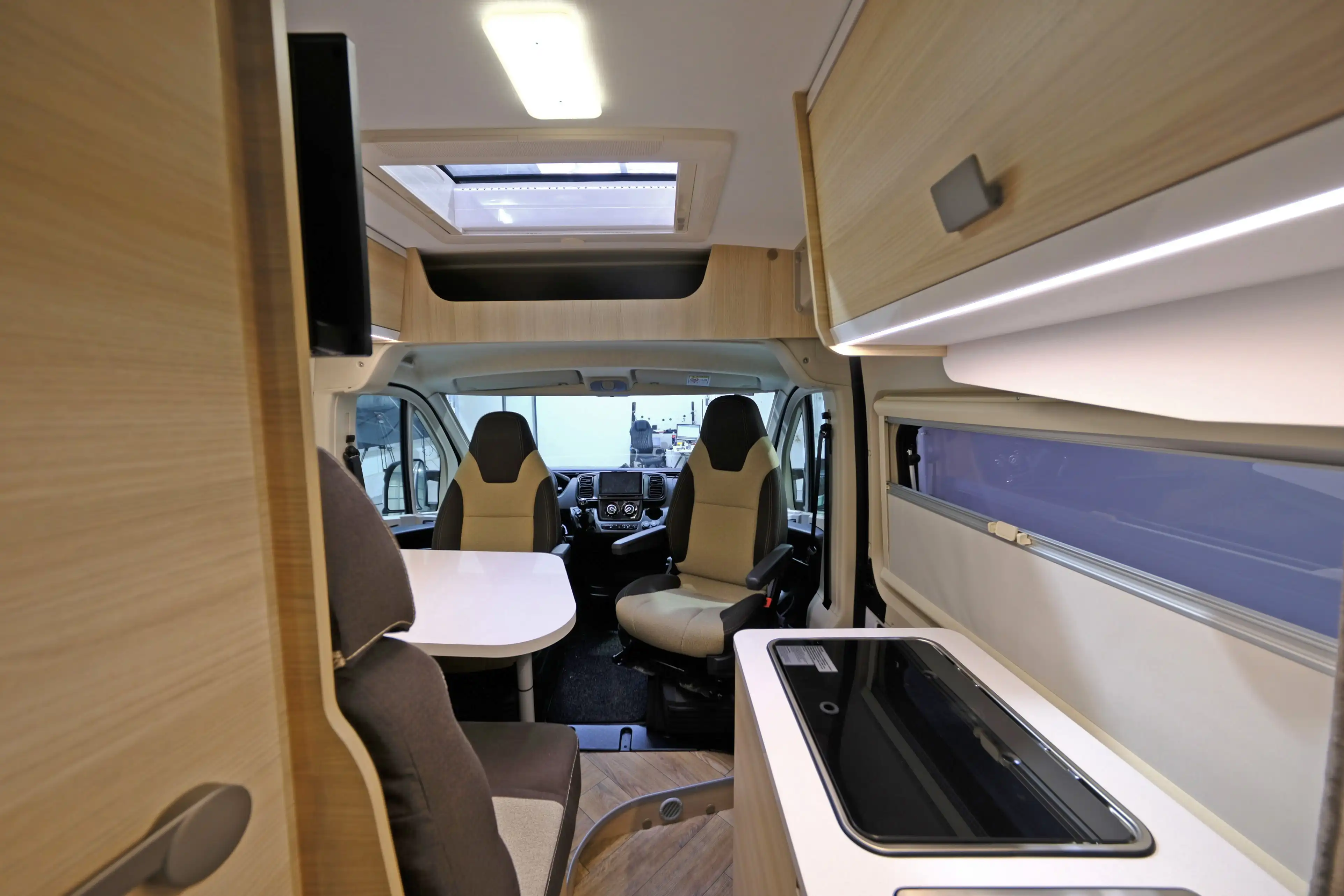 CHAUSSON V 594 FIRST-LINE